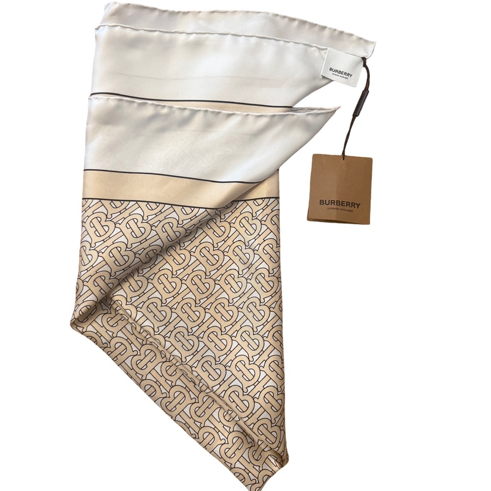 Chic Burberry monogram silk scarf camel and cream 90 x 90cm/35.4 x 35.4in